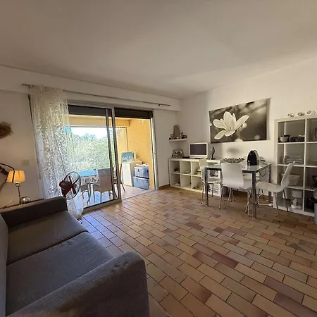 T2 En Rez De Jardin , Proche De St Clair Et Commerces * לה לבאנדו