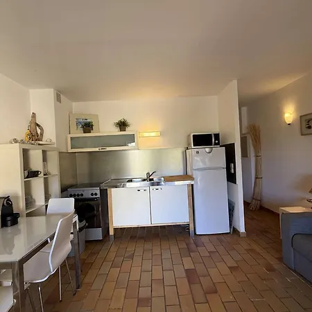 Apartamento T2 En Rez De Jardin , Proche De St Clair Et Commerces