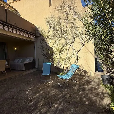 T2 En Rez De Jardin , Proche De St Clair Et Commerces Apartamento